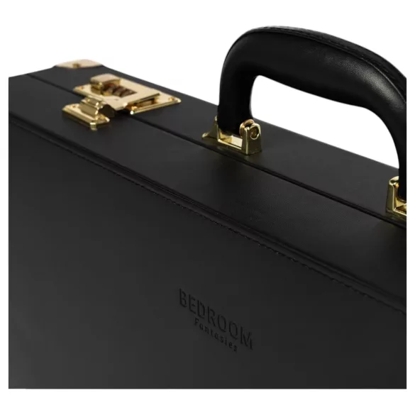Bedroom Fantasies - Coffret BDSM 11 pièces - accessoires bondage cuir noir