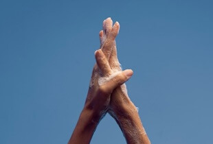 Guide du fisting : Confiance profonde, plaisir encore plus intense