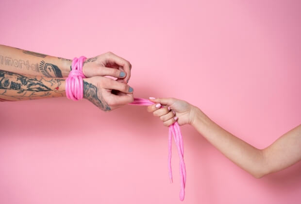 Shibari, le bondage japonais – qu’est-ce que c’est et pourquoi c’est si fascinant ?